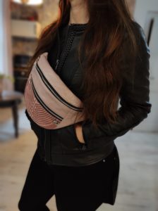 Hip bag Vatanai pink s Hermionou